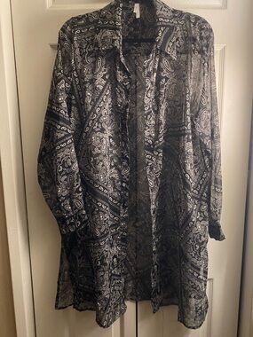 Live 4 Truth Black and White Paisley Long Jacket